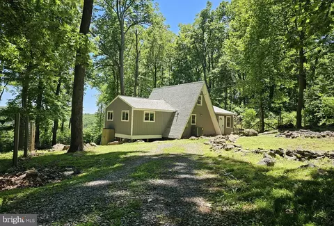 2628 High Top Rd, Linden, VA 22642