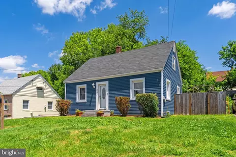 355 W 9th St, Front Royal, VA 22630