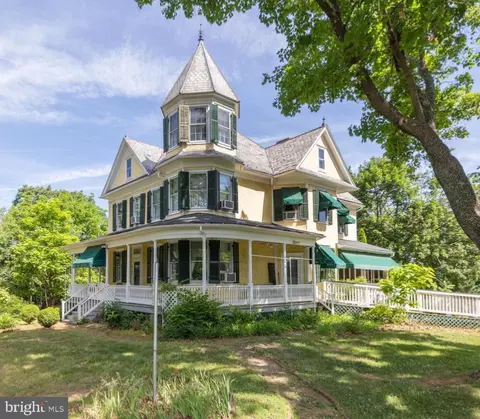 413 Grand Ave, Front Royal, VA 22630