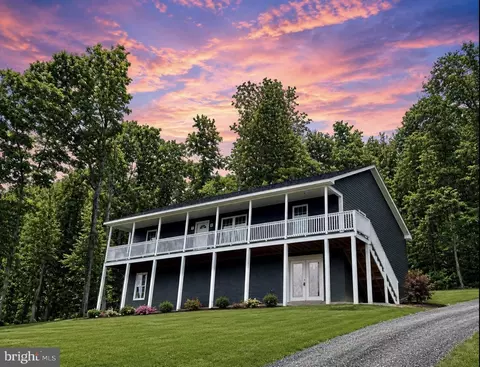 1266 Old Oak Ln, Front Royal, VA 22630