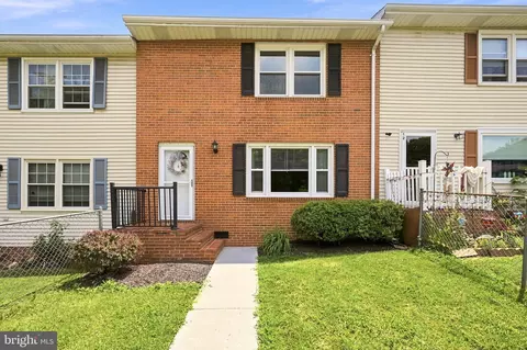8 Biggs Dr, Front Royal, VA 22630