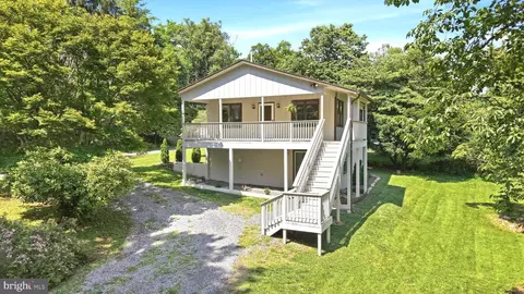 28 Worlds End Ln, Linden, VA 22642