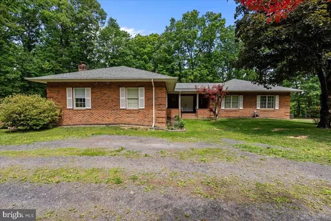 298 Mcdaniel Ln, Middletown, VA 22645 photo 2