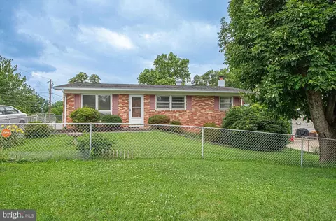 800 W 15th St, Front Royal, VA 22630