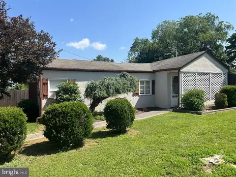 12 Corron Dr, Front Royal, VA 22630