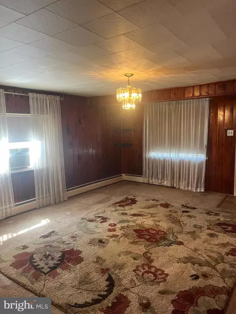 Living - 12 Corron Dr, Front Royal, VA 22630 photo 1 of 1
