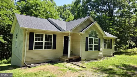 94 Tee Ct, Linden, VA 22642