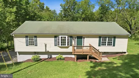 54 Memory Ln, Linden, VA 22642