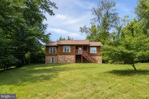 368 Freeze Rd, Linden, VA 22642