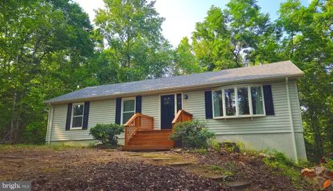 208 Mountain Lake Dr, Front Royal, VA 22630