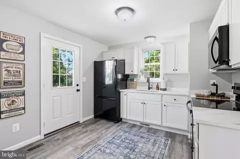 Kitchen - 346 Cloud St, Front Royal, VA 22630 photo 3 of 3