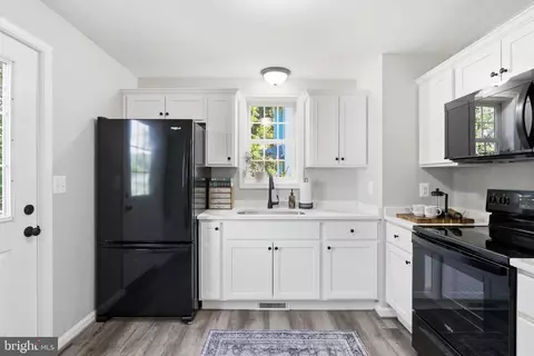 Kitchen - 346 Cloud St, Front Royal, VA 22630 photo 2 of 3