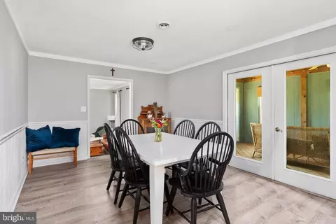 Dining - 129 359 565 Ridgeway, Front Royal, VA 22630 photo 2 of 2