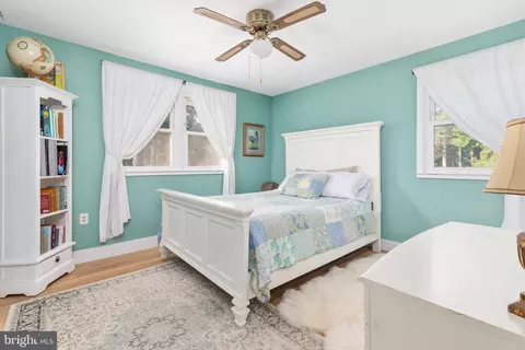 Bedroom - 129 359 565 Ridgeway, Front Royal, VA 22630 photo 1 of 9