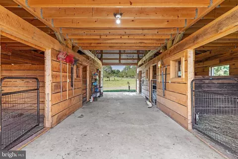 Entry Way - 129 359 565 Ridgeway, Front Royal, VA 22630 photo 6 of 9