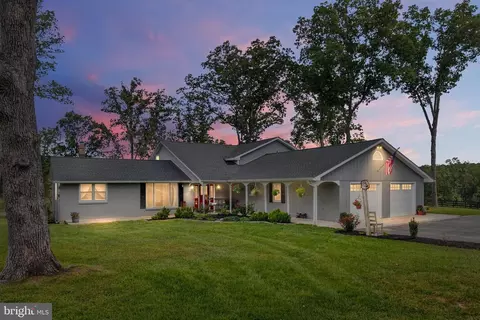 Exterior - 129 359 565 Ridgeway, Front Royal, VA 22630 photo 1 of 12