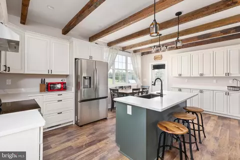 Kitchen - 129 359 565 Ridgeway, Front Royal, VA 22630 photo 4 of 4