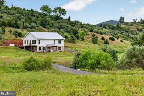 720 Gooney Manor Loop, Bentonville, VA 22610