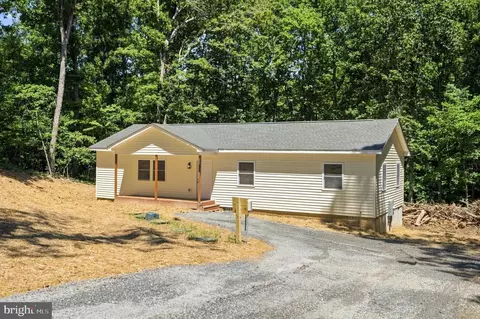 135 Yarnell Ct, Front Royal, VA 22630