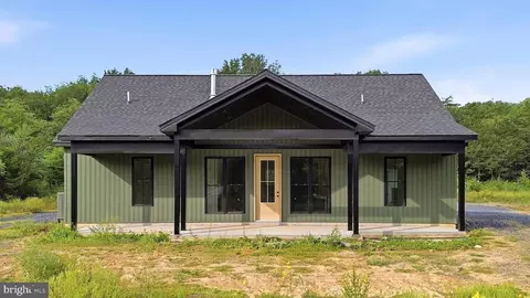 144 Messick Rd, Strasburg, VA 22657