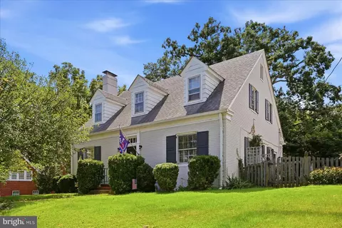 318 Oakridge Ct, Front Royal, VA 22630