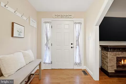 Entry Way - 202 Spring Rd, Front Royal, VA 22630 photo 4 of 12