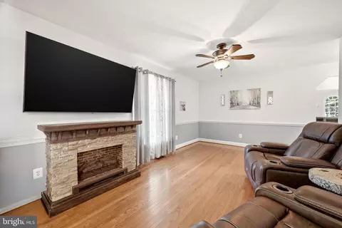 Living - 202 Spring Rd, Front Royal, VA 22630 photo 1 of 9