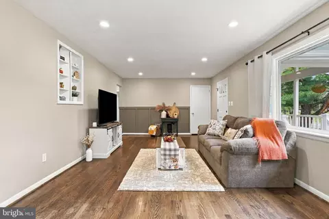 Living - 455 Mountain Rd, Front Royal, VA 22630 photo 1 of 2