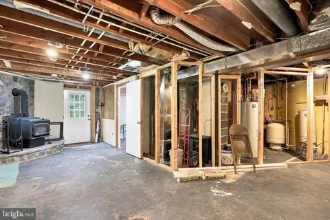 Entry Way - 455 Mountain Rd, Front Royal, VA 22630 photo 5 of 5