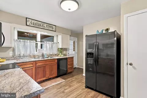 Kitchen - 455 Mountain Rd, Front Royal, VA 22630 photo 3 of 4