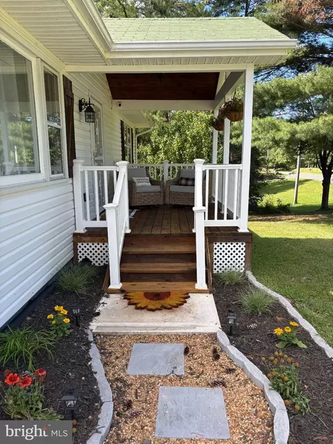 Exterior - 455 Mountain Rd, Front Royal, VA 22630 photo 5 of 29