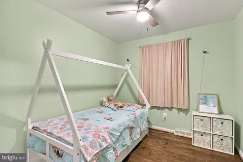 Bedroom - 455 Mountain Rd, Front Royal, VA 22630 photo 5 of 8
