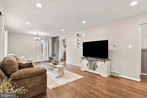 Living - 455 Mountain Rd, Front Royal, VA 22630 photo 2 of 2