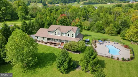 456 Boyds Mill Ln, Bentonville, VA 22610