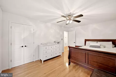 Bedroom - 230 Skyline View Dr, Front Royal, VA 22630 photo 4 of 6