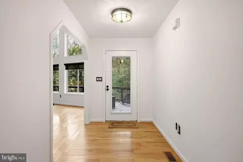 Entry Way - 230 Skyline View Dr, Front Royal, VA 22630 photo 3 of 5