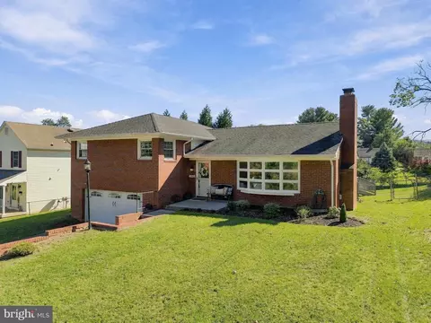 1045 Northview Ave, Front Royal, VA 22630