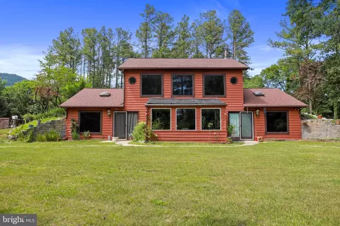 632 Pilgrims Way, Bentonville, VA 22610