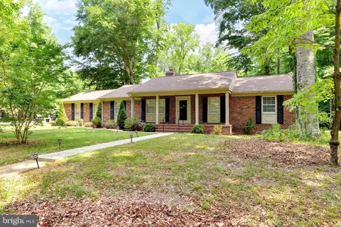 100 National Ln, Williamsburg, VA 23185