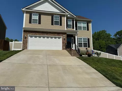 103 Paths Ridge Ct, Yorktown, VA 23690
