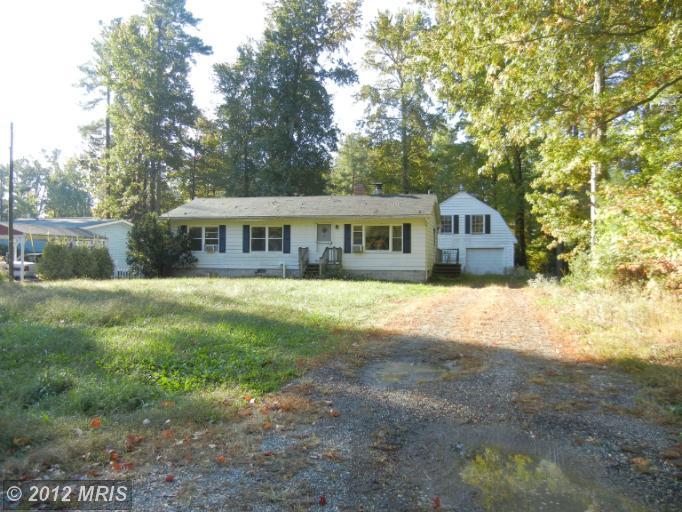 403 Monroe Dr, Colonial Beach, VA 22443 photo 1