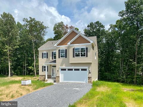 84 Carnation Ct, Falling Waters, WV 25419 photo 1