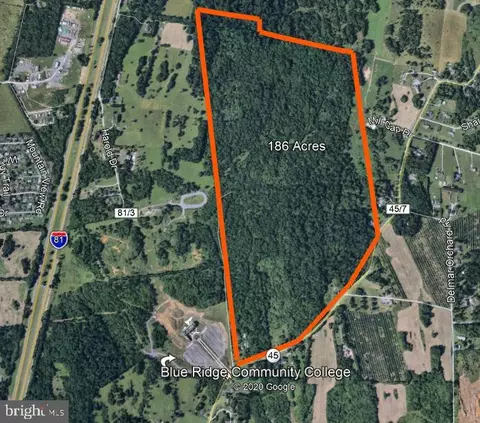 13600 Apple Harvest Dr, Martinsburg, WV 25403