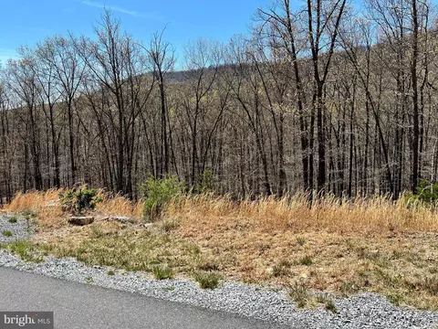 16 Moundbuilder Loop, Hedgesville, WV 25427