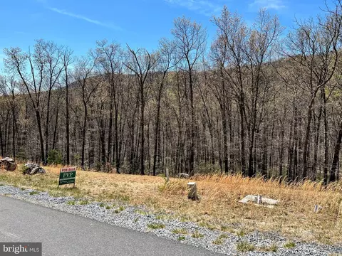 17 Moundbuilder Loop, Hedgesville, WV 25427