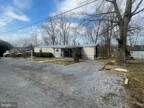 343 Parry Dr, Falling Waters, WV 25419 photo 1