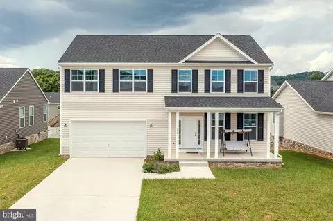 194 Toulouse Ln, Martinsburg, WV 25403