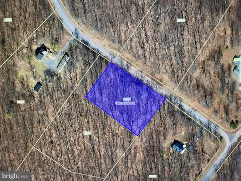 14 Glastonbury Dr # A, Hedgesville, WV 25427
