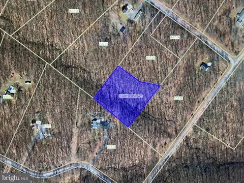 14 Glastonbury Dr # C, Hedgesville, WV 25427