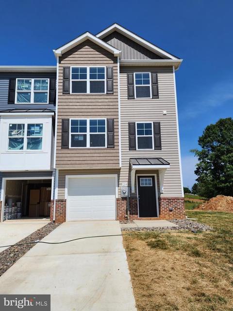 29 Olga Dr, Martinsburg, WV 25403